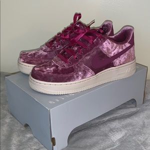 Nike Air Force 1 LV8